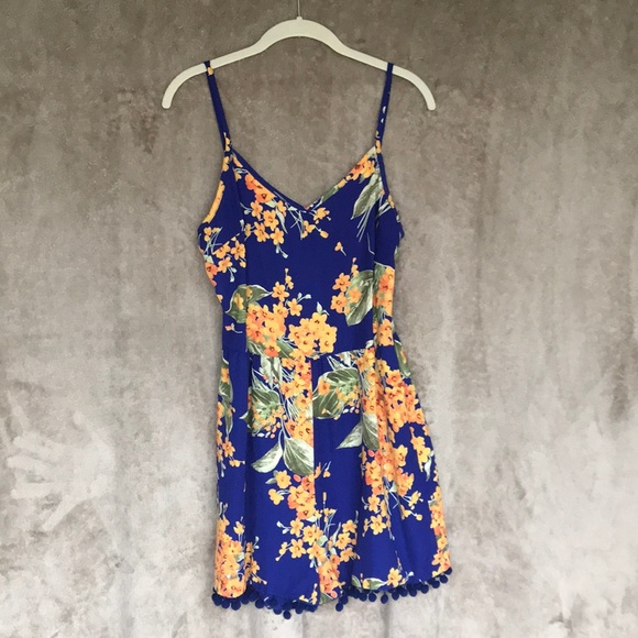 Dulce Carola Dresses & Skirts - Strappy floral romper